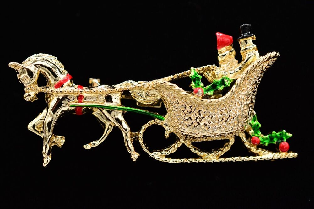 Gerry's Vintage Christmas Pin Brooch Horse Carriage Couple Holiday 1980s BinAL
